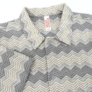 NEW Fleece Factory Men's L Geometric‎ Chevron Print Short Sleeve Button Up Shirt